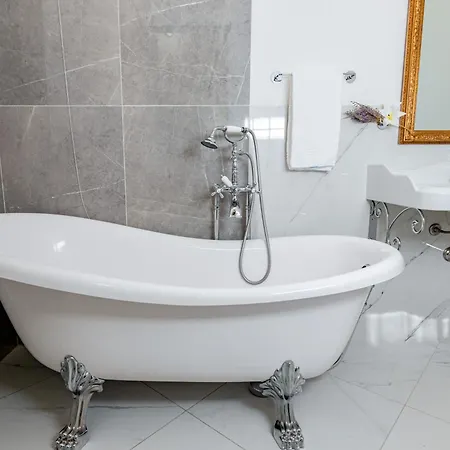 Hostly Grand Lungarno Apartamento *